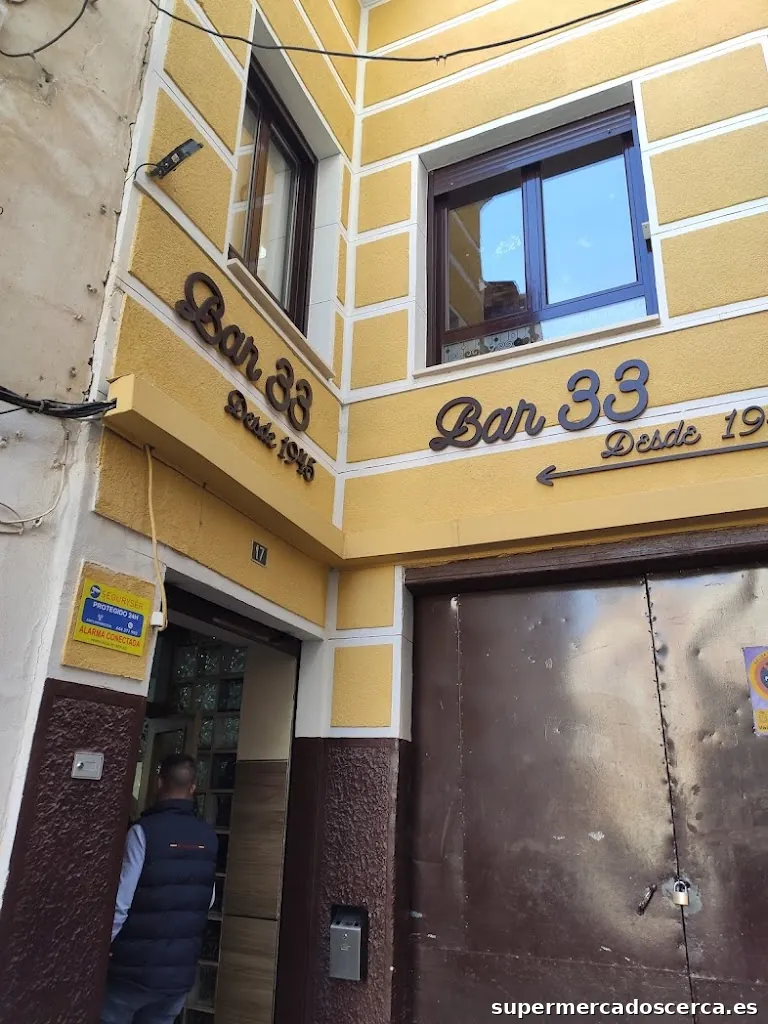 Bar 33