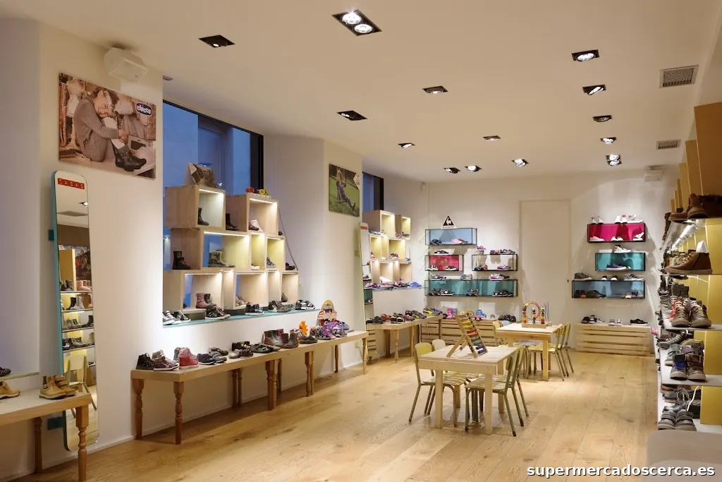 Tienda de zapatos CASAS