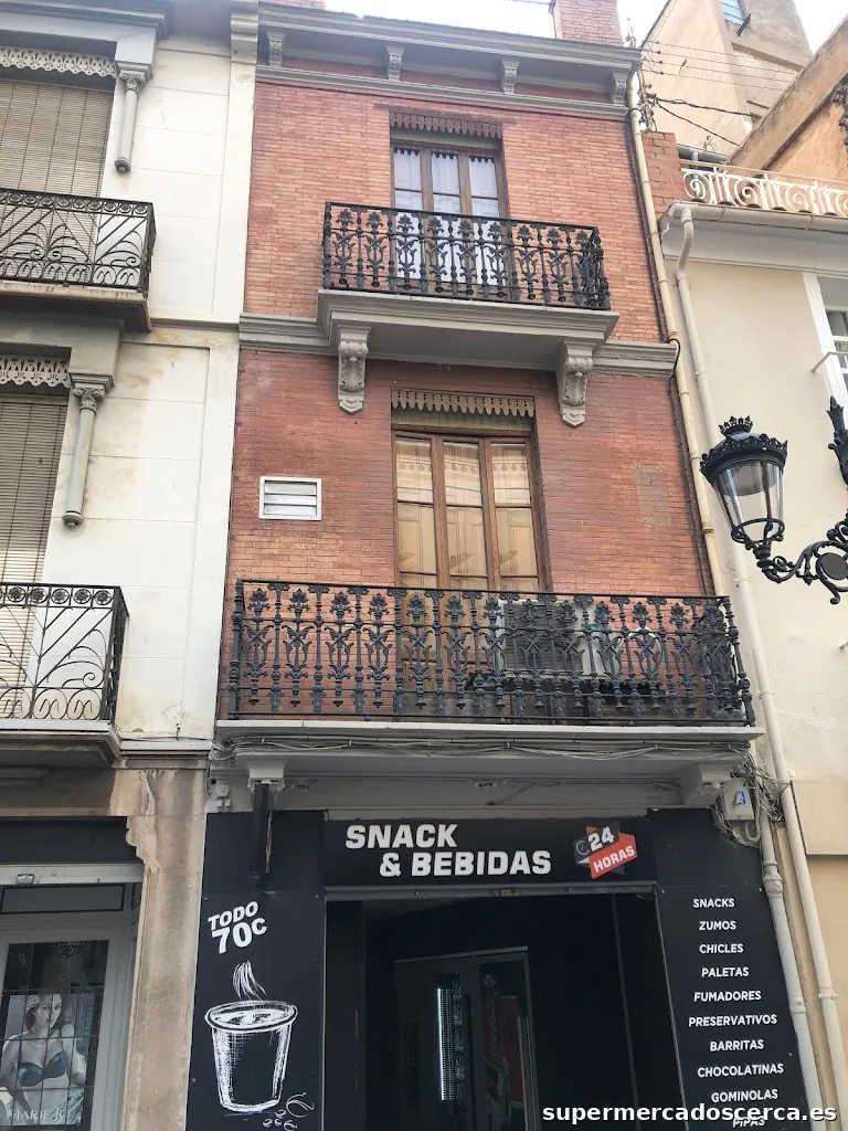 SNACKS & BEBIDAS 24 HORAS